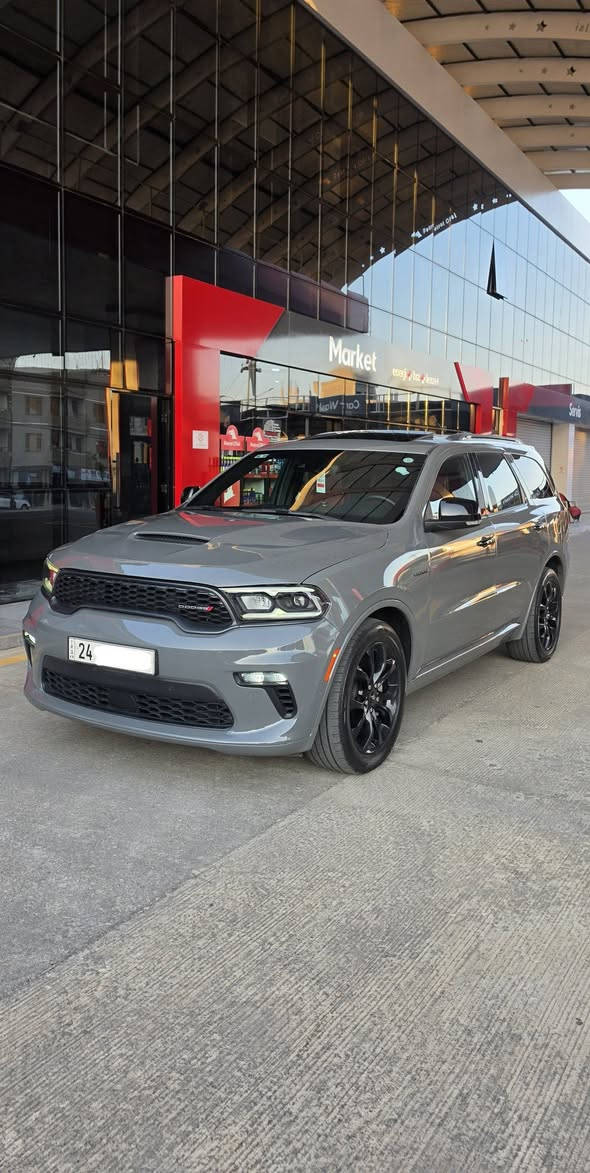 دورنكو 2022 RT PLUS BLACK EDITION
ارتي بلس بلاك ايدشن 
ماشية 45 فقط 
فول مواصفات أعلى فئة 
محرك V8 HEMI 5.7L دفع رباعي 
 

فتحة سقف ( سلايت )
داخل احمر بالكامل مع سقف كنتارا 
سستم صوت Harman Kardon
19 سماعة
كشنات منفصل VIP
رادار امامي ( تثبيت مسار مع مانع تصادم )
رادار جانبي ( نقطة عمياء )
حساسات أمامية وخلفية مع وقوف ذاتي 
شاشة كبيرة وايرليس كاربلي واندرويد اوتو 
كشن وستيرن خزن ميموري 
لايتات LED بالكامل داينمك
صندوق كهربائي 
تشغيل عن بعد 
شاحن موبايل وايرلس 
مرايات تعتيم وتدفئة
كشنات تدفئة وتبريد 
ستيرن تدفئة 
ويل قياس 20 بلاك
شفتات ستيرن 
اشاير مري 
وضعيات قيادة سبورت وايكو 
اوتو ستارت ستوب ( انطفاء ذاتي )
ستيرن رياضي على شكل حرف D

بيها 3 قطع بخ 

رقم دهوك بأسمي 
رقم وهزة وسنوية كله جديد 

السيارة جداً نظيفة وبوضع الشركة 

السعر : 288 وبيها مجال 
مكان السيارة دهوك 
***********
***********
اتصال أو واتساب
