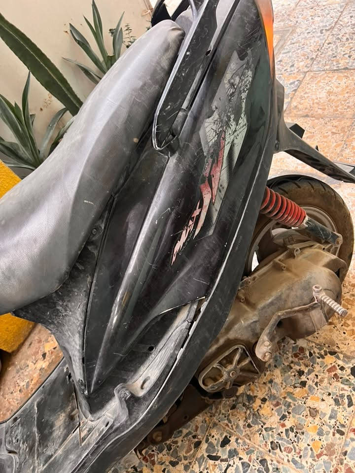 سلام عليكم عندي هاي متروكة يرادلهة ترتيب تشتغل نكرة سلف وهندر كهربائيات كاملة نواقصهة شوتة وتبديل دهن وتنظيف كابرتير 
١٥٠اريدهة مكاني صليخ ٦٠٠قرب شركة تيوتا
***********
