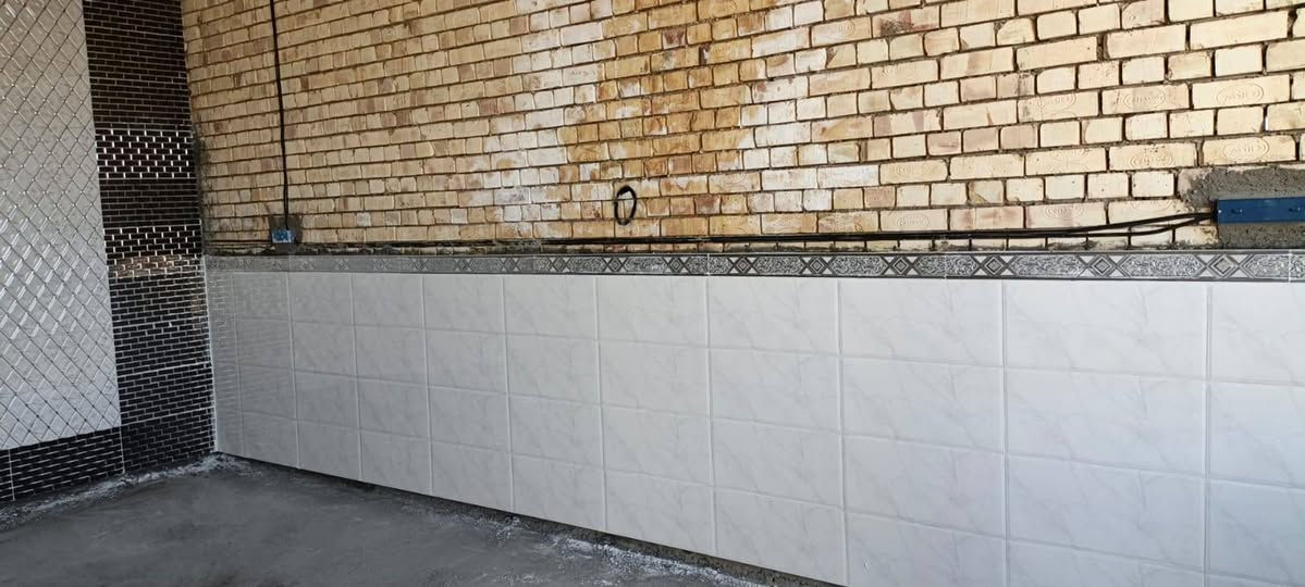 السلام عليكم خلفة سيراميك متفرغ وخبره ١٣ سنه بهاذا المجال وهذا الي بالصور شغلي
وهذا رقمي ***********
