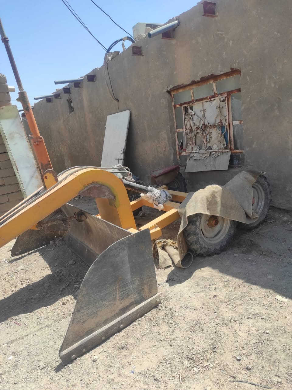سلام عليكم مكينه نيوهلاند البيع وراها معدلان  ليزر بدون جهاز  المكينه مجفته كير واكسن مكفولات لمكينه موديل ٢٠١٢  محسنه سعر ٢١ مليون وبيه مجال الطيبين باقي لتفاصيل اتصل ***********

