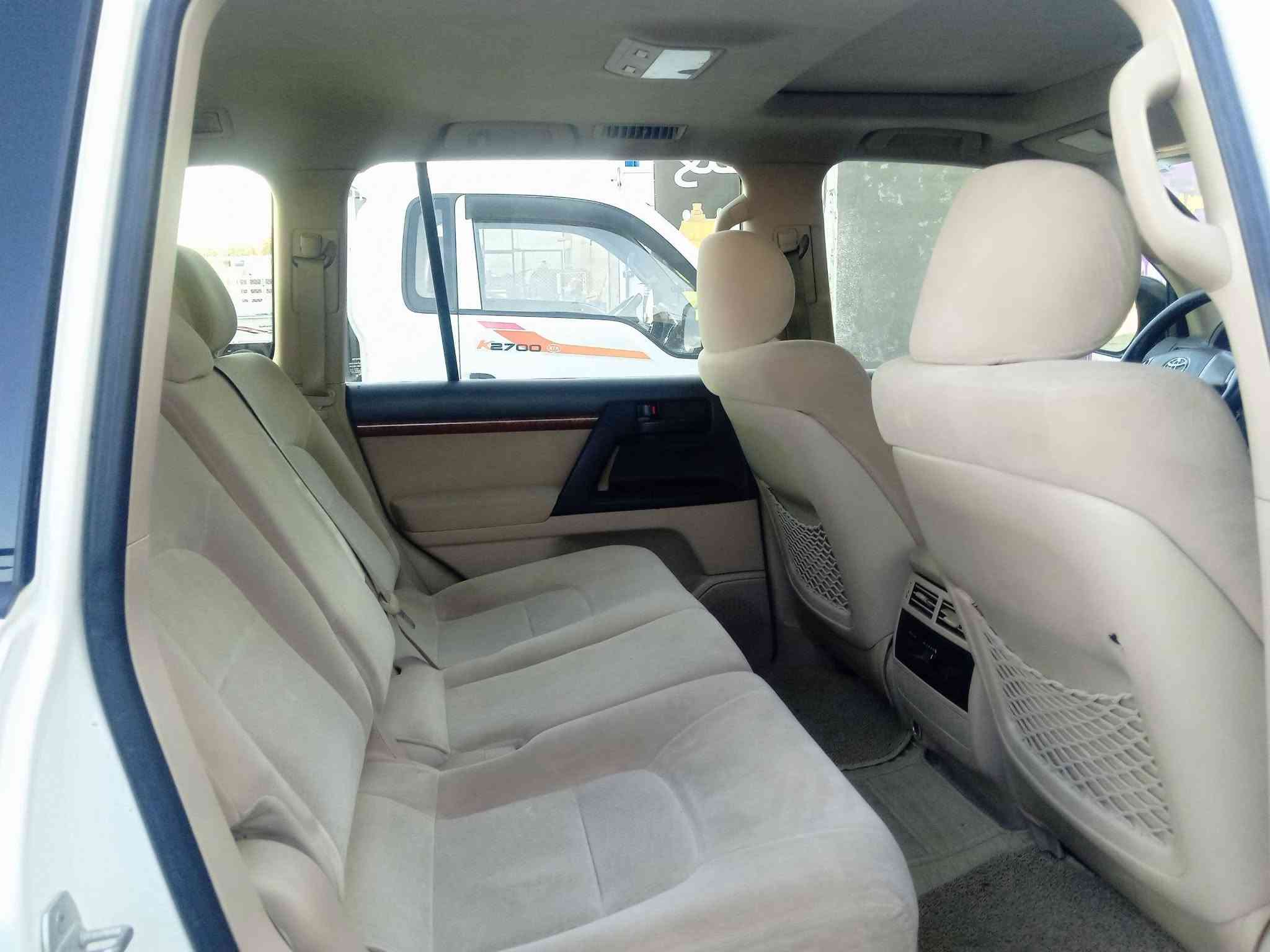 للبيع: تويوتا لاندكروزر (جيهان ) موديل 2013 - قمة في النظافة والفخامة 🚘✨
الموديل: 2013
 الفئة: GXR (جيهان ) - فول مواصفات  
 المسافة المقطوعة: 180 ألف كم
 اللون الخارجي: أبيض صدفي جذاب  
 الداخلية:( قماش ) 
 جداً وبحالة ممتازة  
بيه جنطه بس تبديل 
أبرز المواصفات:
 فتحة سقف  
 دواسات جانبية،
 وسبويلر خلفي  
 حساسات أمامية وخلفية مع كشافات وسلايد كافيه  
 عوارض سقف وحاملات أمتعة  
 محرك وكير بحالة ممتازة، 
تبريد ممتاز، 
والسيارة جاهزة للقيادة بدون أي مصاريف.
 السعر (ثلاث شداد وعشرين ورقة) وفيها مجال للشراي الجاد 
الموقع بغداد المشاهدة 
الرقم الهاتف : 
***********
‏‪***********‬‏
