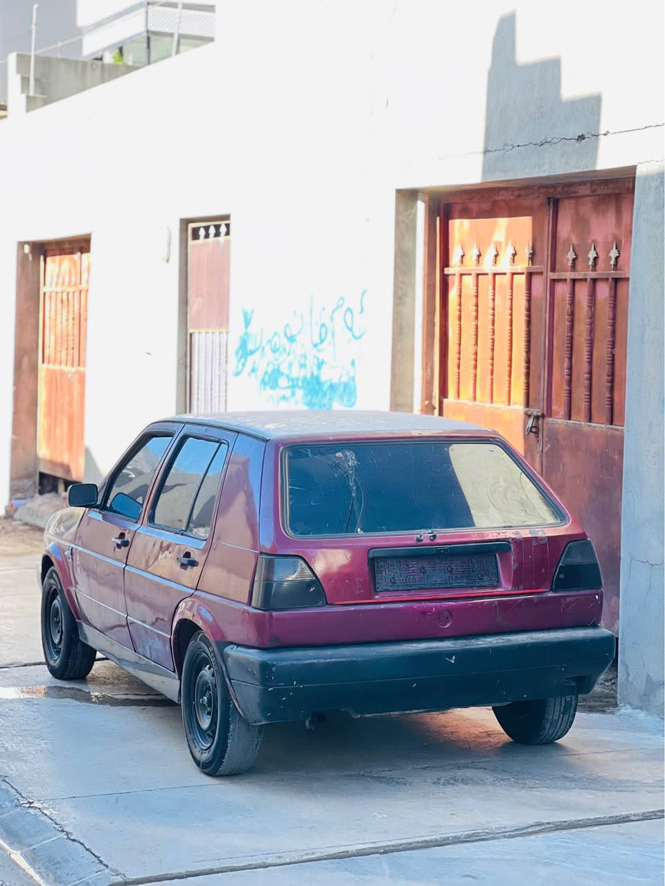 Golf 1992 مەکینە جیتە ٥ گئر 
گیر مەکینە بەشەرت کامل مەسرەف کرایە کارابای بەشەرت تاخم پئش هەمو بەشەرت واجیهەو پاکانەی مروری لەگەلە بی مشکیلە یەک دینار مەسرەفی تیدانیە سەیارەکە زۆر جوانە ١٢ وەرەقە *********** واتساپ أربيل, العراق

نص مكتوب في الصور:
- ERBIL Iraq