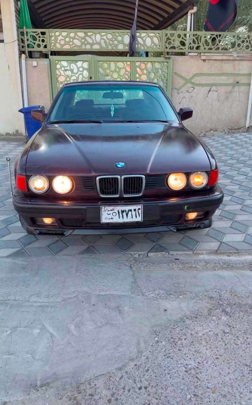 سلام عليكم بي أم موديل 92 رقم صدامي حجم 735 سياره صدر حداديه تخم تاير كله جديد
سياره بلواقع  احله من صوره عنوان بغداد سعر الاتصال ع رقم ***********بيع مستعجل
