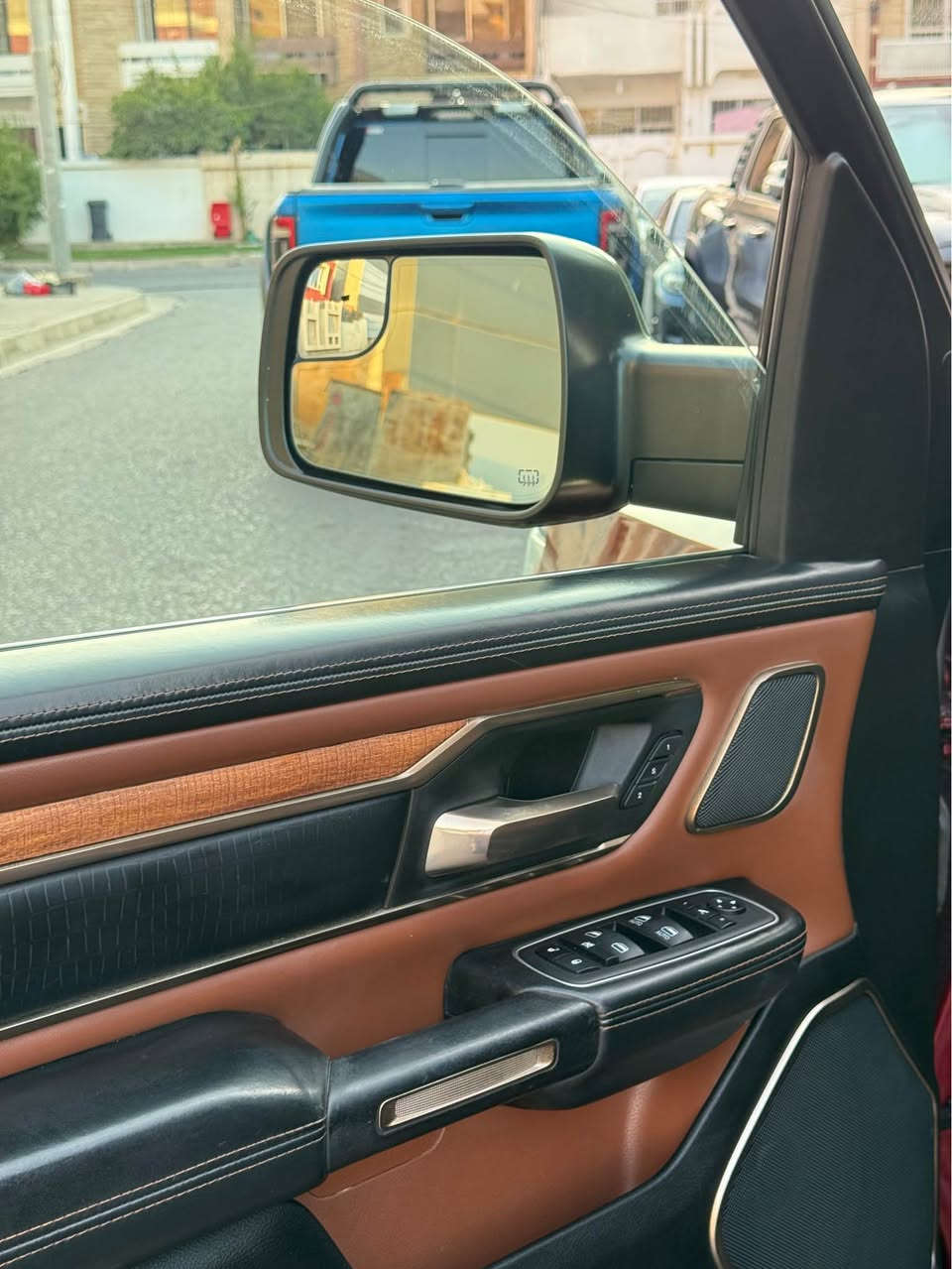 ارخص رام لونك هورن بكل العراق 💯
دوج رام لمتد لونك هورن 2023 ( خليجي وكالة هارلم )
      LIMITED LONGHORN 2023            

V8 - 5.7L - 4/4

عداد المسافات : 65.000 

المواصفات : 
بصمة و شعال
پانوراما
داتاشؤ
شاشة تيسلا
كاميرة ٣٦٠
دؤسة كهربائى
كشنات امامية خلفية تبريد تدفئة 
سوكان هيتر
گيچ ديجيتال
داخل مشمشي 
5 كاميرات 
دوسات كهرباء 
كشن خزن 
معروفة باقي المواصفات 

السيارة مكفولة كفالة عامة 
شبرين بارد بسيط فقط 

السعر : 39.000$ مجال بسيط 
يذا مو شراي ومتعرف اسعارهم لا تراسلني وتبقه تسولف 
السيارة سعرها بسعر الامريكي البيه قطعتين 3

*********** اتصال او واتساب 

مكان السيارة اربيل البصرة, العراق
