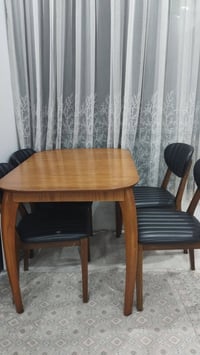 طاولة وكراسي • توصيل أربيل • واتساب