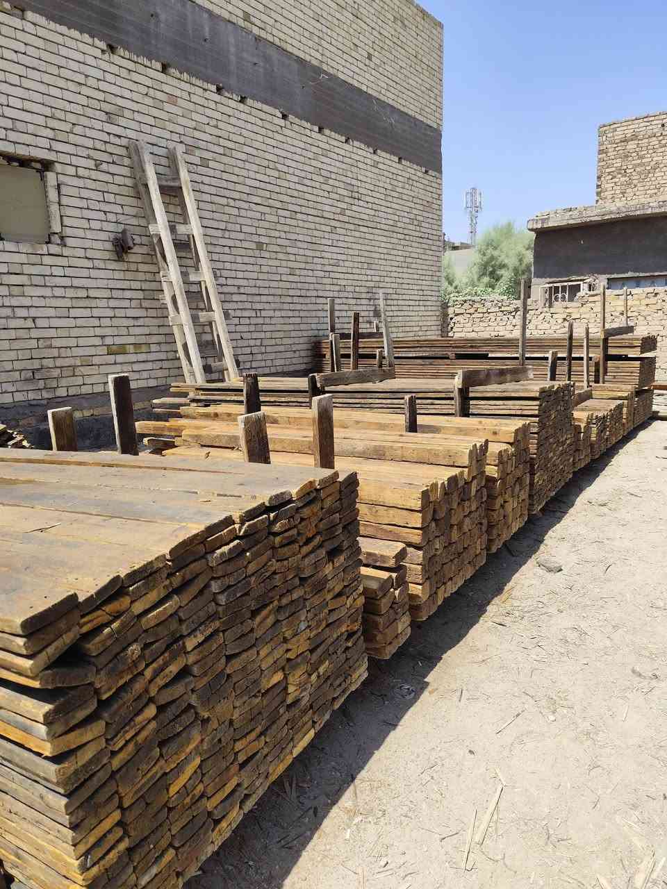 قالب خشب مستعمل روسي تارس نضيف 25 العدد 14 مكعب العنوان بابل هاتف ***********
