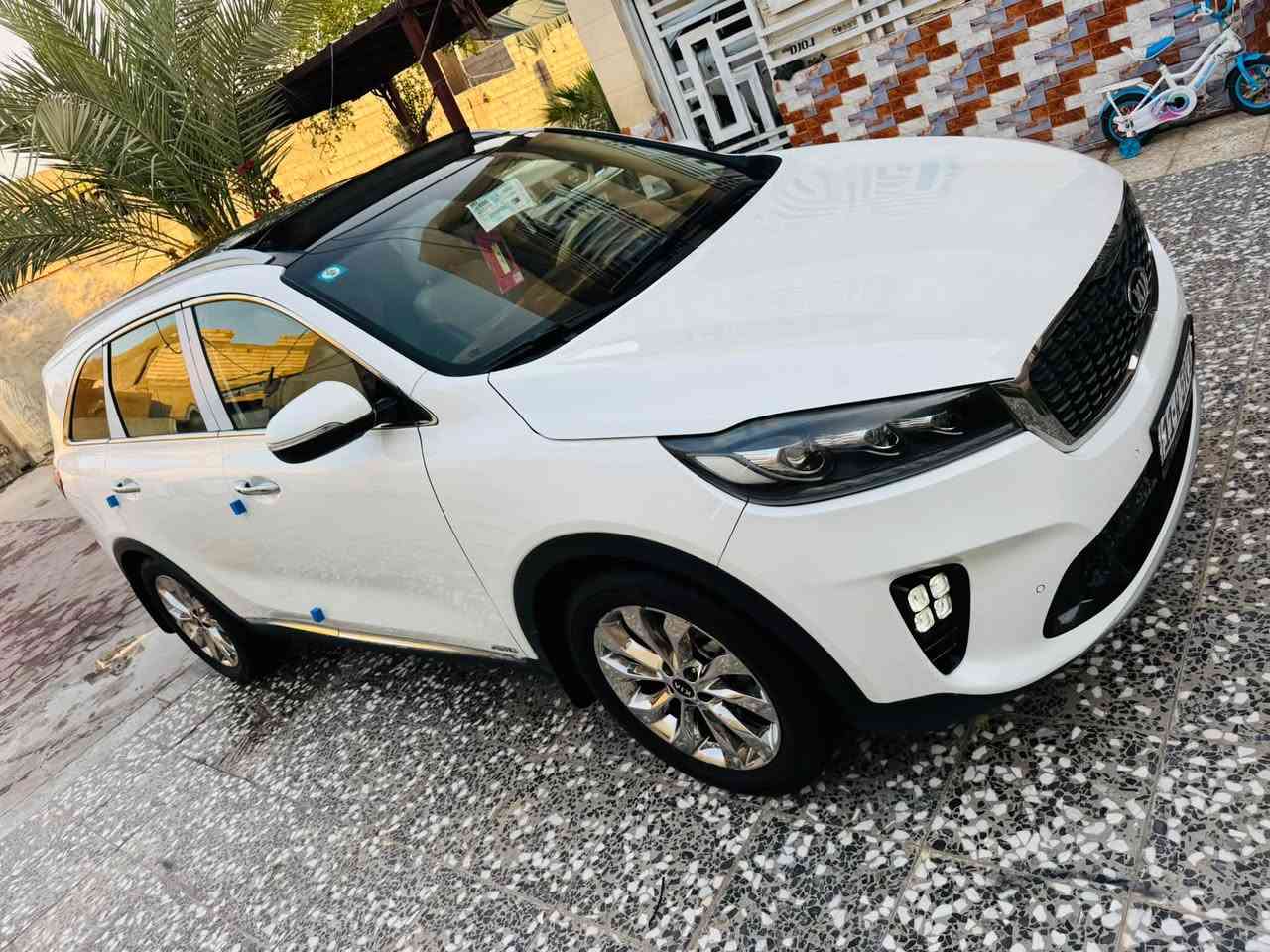 السلام عليكم ***********السعر 199سورنتو خليجي موديل 2018 شكل 20 رقم بغداد دولي سنويه جديده ماشيه 109KM حقيقي فول مواصفات 1/1 محرك 6 سلندر محرك وكير وضع شركه مامفتوحات بدون صبغ ولاحادث بارد بسيط موضح بالسونار مواصفات بنوراما كشنات جلد وكهرباء + تبريد وتدفئة بالكشنات + جنطة كهرباء + مري شفط +سبعه راكب وثلاث قطع تبريد+سايد بريك بصمه +فورويل+بردات خلفيه + ويل كب نيكل +4مودات قياده +لد امامي وخلفي +حساس امامي وخلفي وباقي المواصفات المعروفه السعر 199 مكان السياره كربلاء المقدسة
