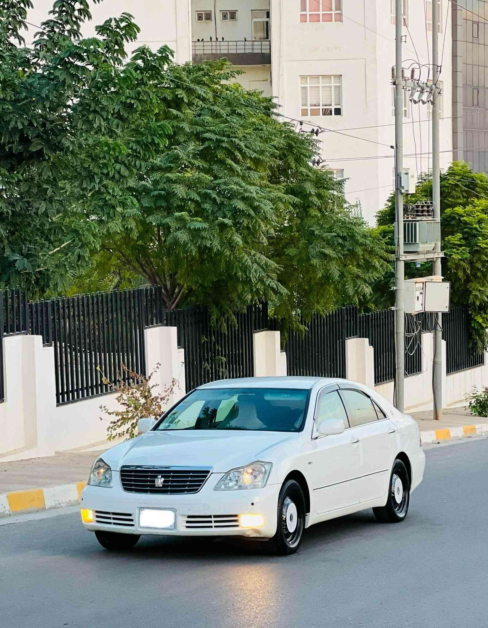 شاهينه براوه
كامل مه سروف 
بئچالو شوخت 
ته بريد ساردو گه رم 
سه ياره كه هه تاحه زبكه ى جوانوپاكه 
وه ك ره سمه كان جوان نه بو گله ى بكه 
هيچ مه سروفئكى نيه 
(كه ڤه ر سه قف شانسى به شه رت)
نرخ ٤٢گلا  
***********

