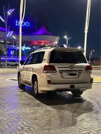 لاندكروزر GXR V6 • ٢٠١١ • ١٦٥٠٠٠ كم