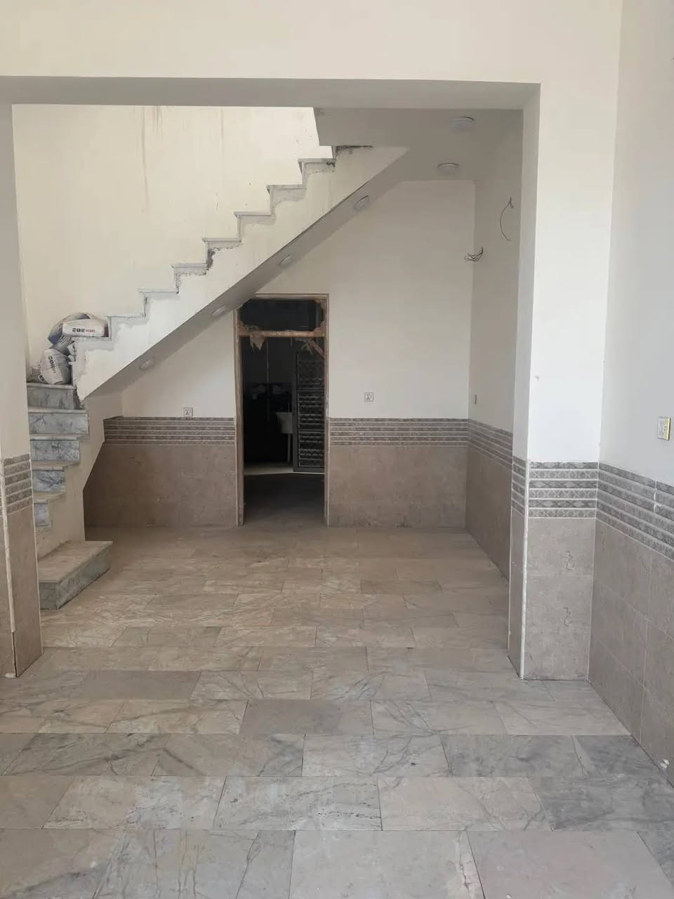 النداء مجمع بيتي • ١٠٠م • طابق ونص