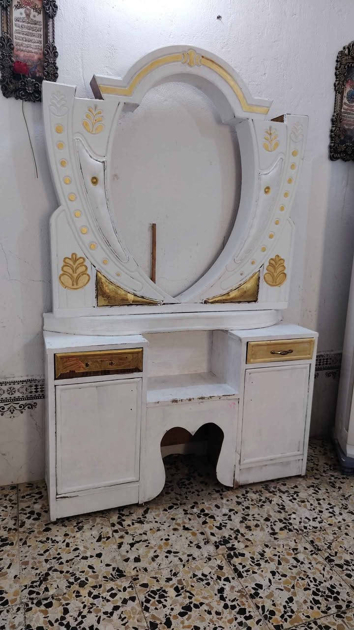 غرفه اخشاب مستعمله عراقيه تزكام السعر 450......وبيه مجال بسيط

*********** عمارة, ميسان
