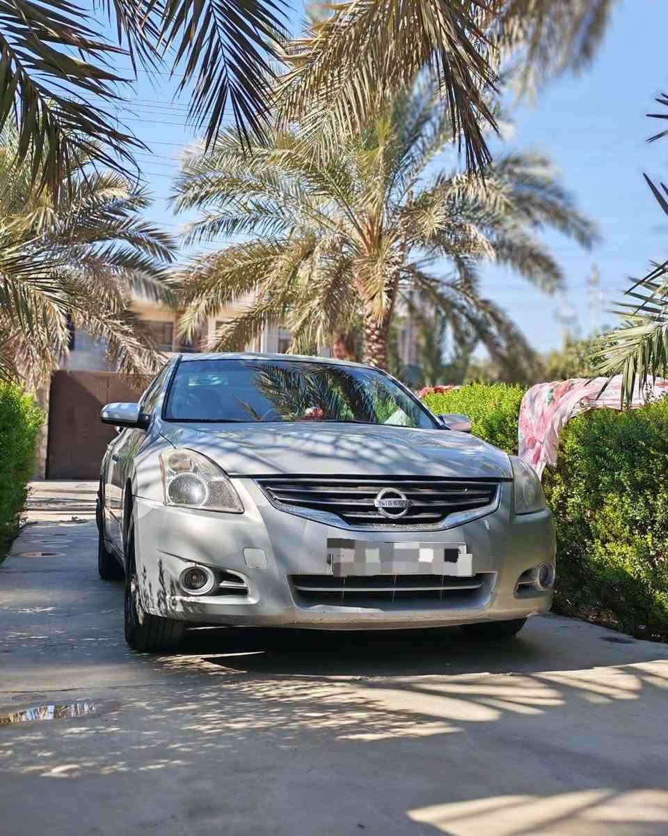 سلام عليكم سياره للبيع نيسان التيما موديل  2012 وارد خليجي كير محرك خير من الله تخم تاير  جديد  صدر امامي خلفي جدد سياره باسمي سنوي ما ساقطه
 مكان السياره ديالى المقداديه شهربان
رقم الهاتف :***********
السعر  110 وبيه مجال
