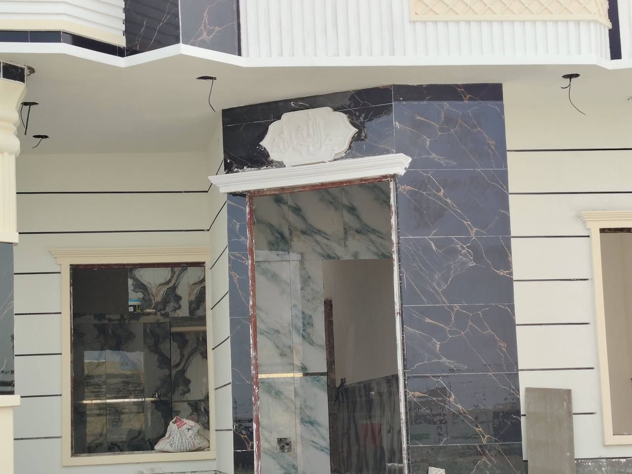 عمل وجهيات
سيراميك داخل ارضى وجدران
لبخ ترايش وطلس
***********
