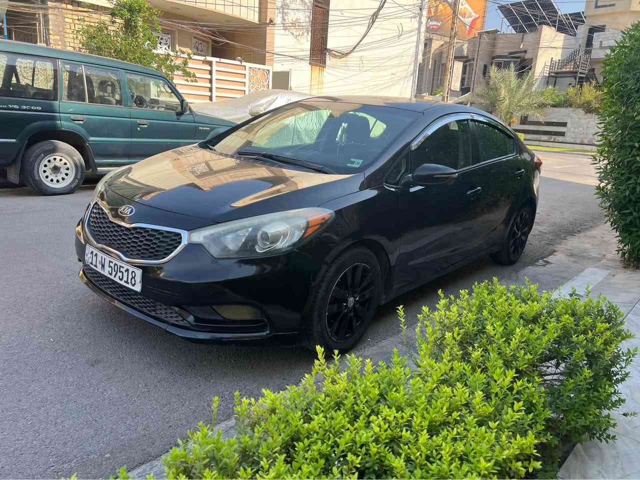 السلام عليكم 
للبيع( كيا فورتي )موديل 2015 رقم بغداد وارد امريكي محرك 2000دوش حادثها چاملغ خلفي بدون اي ضرر داخلي وباقي السياره خير من الله السعر 96 وبي مجال للاستفسار ع ***********
مكان السياره بغداد السيديه بغداد, العراق
