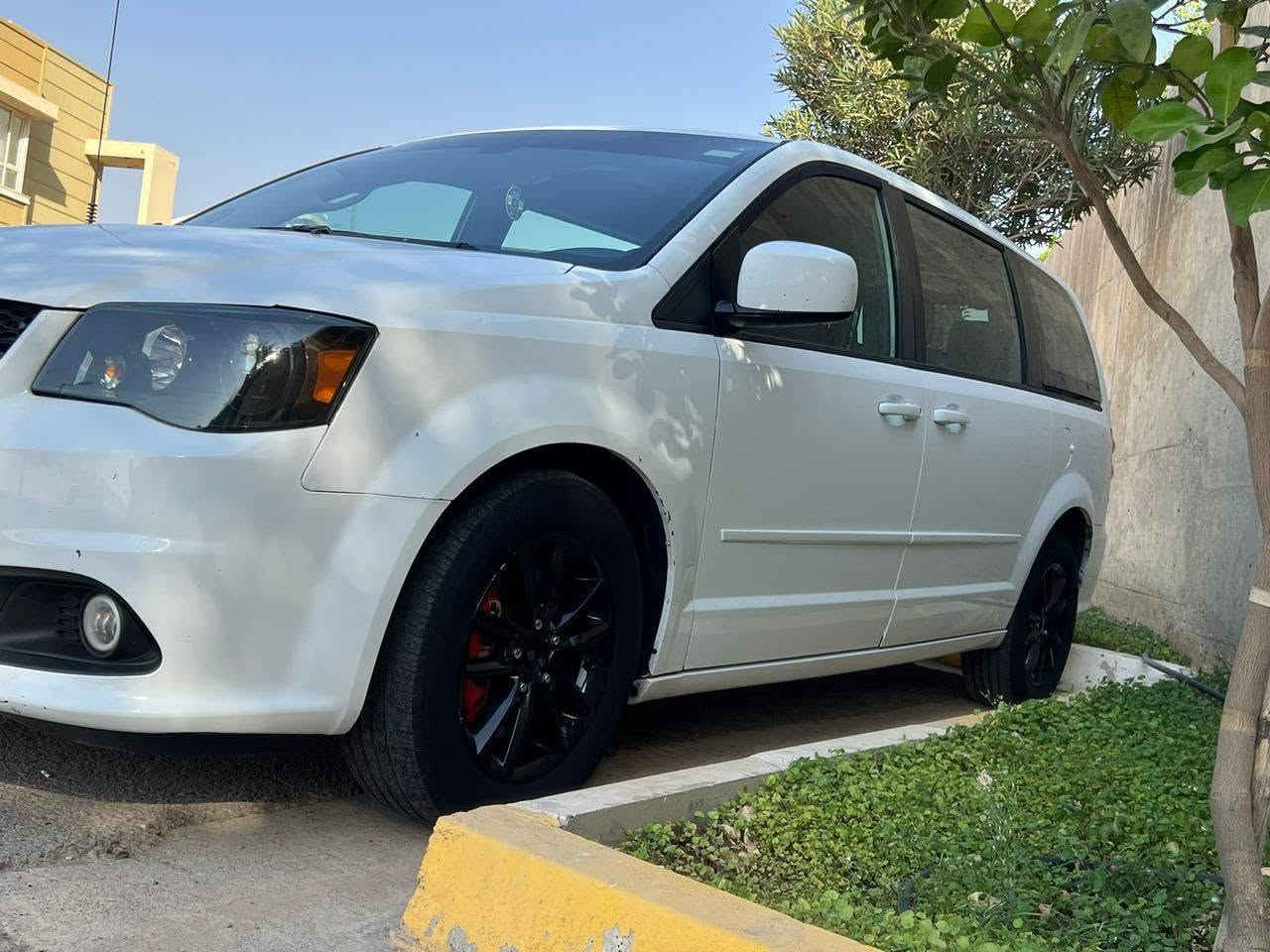 شباب سلام عليكم دوج كرفان فول موصفات ٢٠١٦ للبيع بيها خط علاوي الشراي يتصل السعر ١٣٥ و بي مجال بسيط ‎***********
