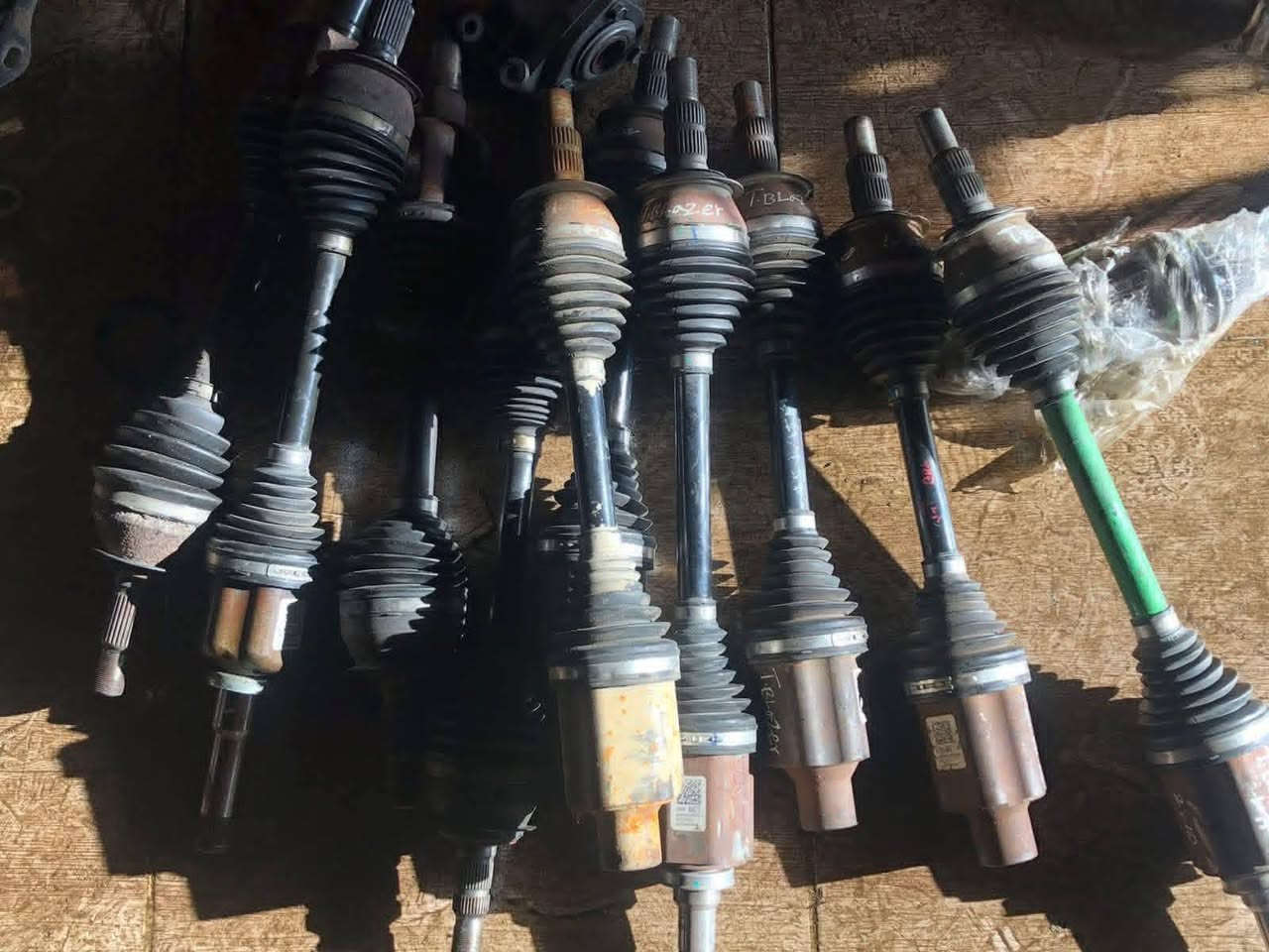 بيت الشوفر2..
لتجارة قطع غيار جميع سيارات الشوفر...لبيع المواد الاحتياطية والتفسيخ لسيارات الشوفرليت ( الماليبو / امبالا /جي ام سي اكاديا/ جي ام سي تيران / شوفر اكونكس/ )...
يتوفر توصيل لكافة محافظات العراق ...
العنوان : بغداد - الشيخ عمر - مدخل ساحة الطيران - الفرع الاول على اليمين - المحل الرابع .
اتصال واتس اب الرقمين  ..مرتضى الساعدي ***********. ***********
***********
