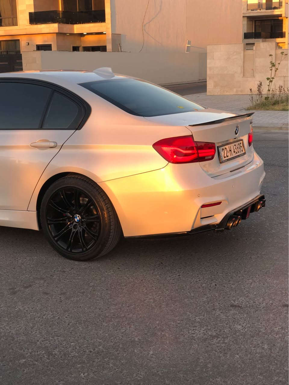 السلام عليكم 
للبيع فقط 
Bmw sport-line
موديل 2016 
S 328i
رقم إربيل بإسمي 
بدون دواخل بدون ايرباك
للاستفسار اكثر 
*********** بغداد, العراق
