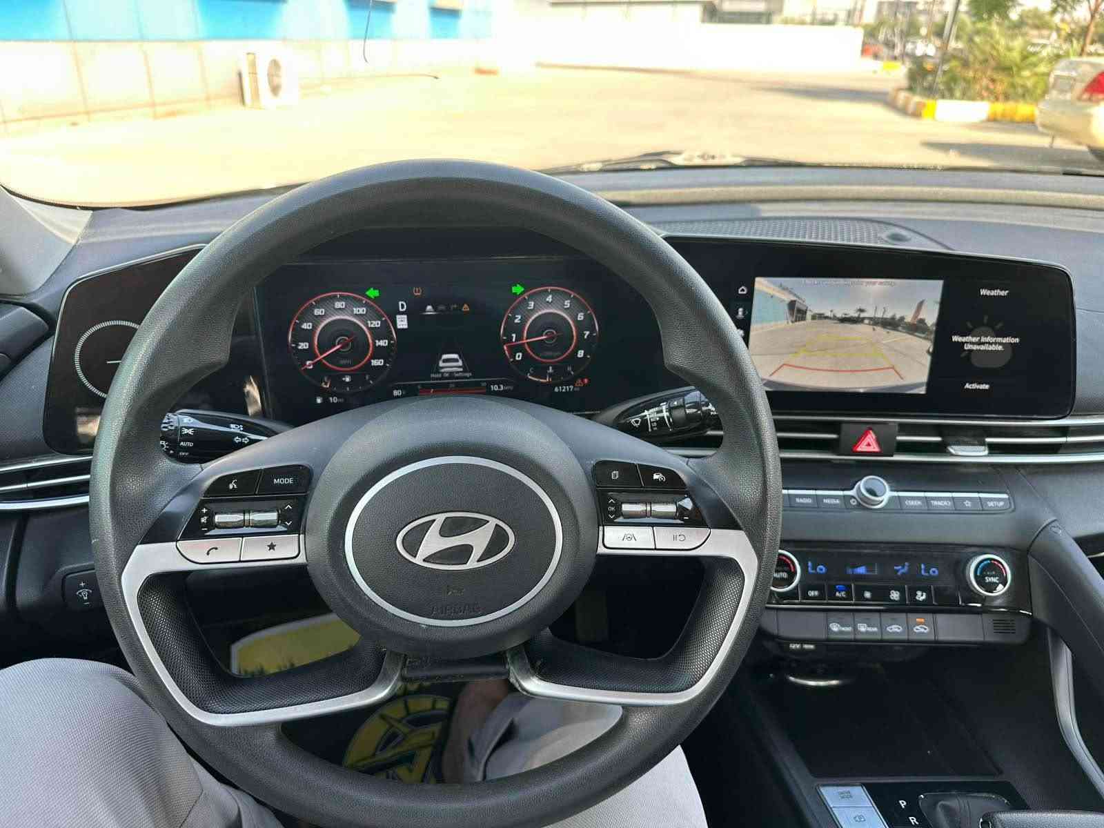 HYUNDAI ELANTRA SEL
هوندا النترا
موديل 2024 
الضرر- ( جملغ امامي فقط) 
بدون ايرباك (ماطاك)
السعر 136 ورقه بدون رقم
موصفات  
بصمه 
تشغيل عن بعد 
شاشة ايباد متصل 
ويل كروم 
لايت زينو
رادار امامي 
رادار خلفي 
رادار جانبي 
كاميرا 
تحكم ستيرن
بي بعد اهواي موصفات 
العنوان اربيل - معرض اربيل كارس
☎️*********** أربيل, العراق
