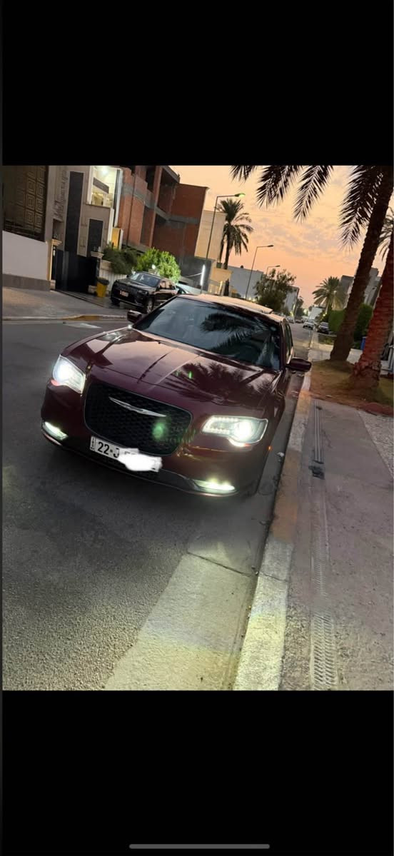 السلام عليكم للبيع اوباما S300 خليجي وكاله ليث العبيدي موديل 2019 فووول مواصفات للاخير مكفوله من الصبغ بس تكحيل بسيط بالجاملغ الامامي كير ومحرك مكفولات عليها سيرفس كامل تخم تاير جديد زرع عدسات صدر امامي وخلفي جديد موبر بدون اي نقص 
رقم اربيل بأسمي ماشيه 57 الف كيلو حقيقي استخدام قليل
محرك 3.600 
سعر 26.000 وبيها مجال بسيط
بغداد السيدية او حي العامل  *********** بغداد, العراق
