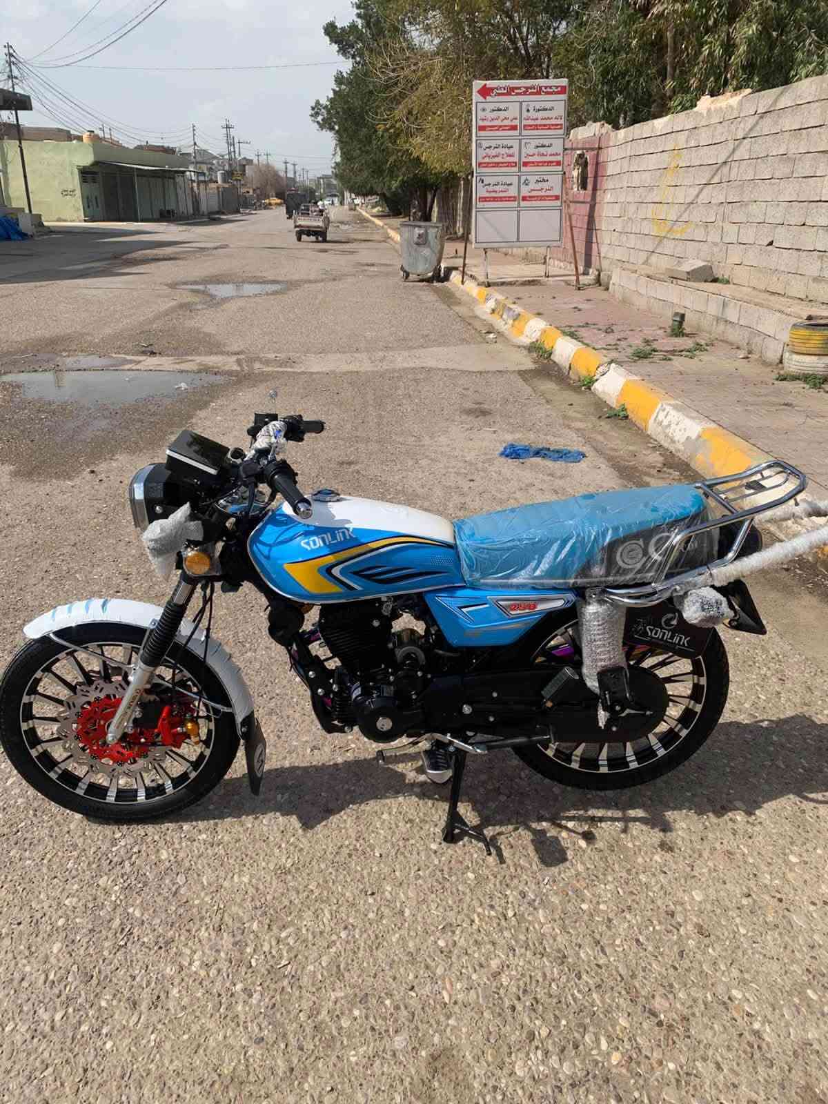سلام عليكم سونيك موديل 25خمسه كير حجم 250شرط كفاله عامه صارله شهرين تقريبا أو اكثر بعده شركه شرط شلعه و معدل سعر مليون 100بي مجال استفسارخابر ع رقم ***********
