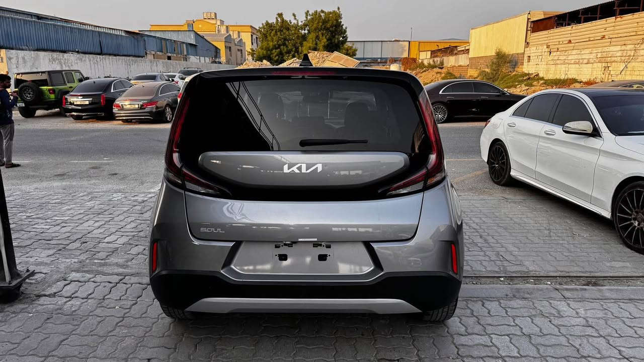 الجديد والنضيف 2024 صول LX نص فول

السلام عليكم للبيع صول 2024 وارد امريكي حادث جاملغ تبديل 

موضح بصوره سياره لا شواصي ولا لغد كلش جديده ولا بجم

سبوع وتدخل بغداد بسم لمشتري 

سعر 125 وبيه مجال واصل بغداد مع الكمرك لباب بيتك

الاتصال *********** حسين 

عنوان بغداد الزعفرانيه بغداد, العراق

نص مكتوب في الصور:
- BIDCARS