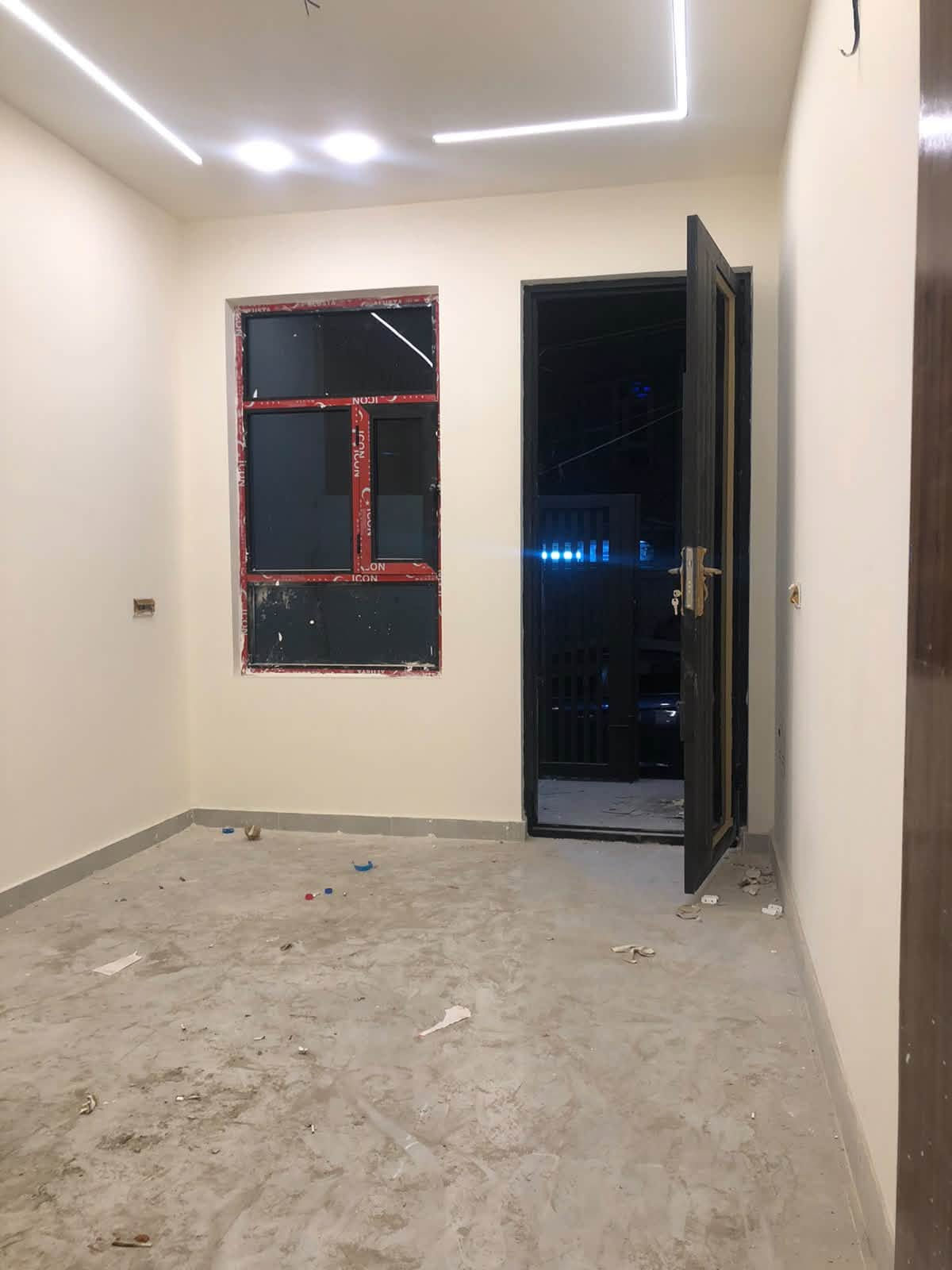 بيت للايجار 
العنوان الشعب الكويتي قرب أسواق فدك
مطبخ و استقبال و خدمات طابق ثاني غرفتين غرفه سويت 
طابق ثالث غرفه 
ايجار ٥٥٠ البيت بعده زيرو 
***********
