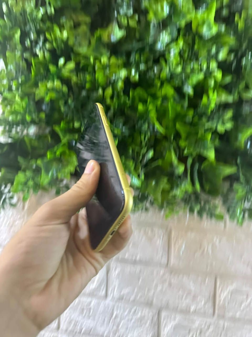 ايفون ١١ • اصفر • ١٢٨
