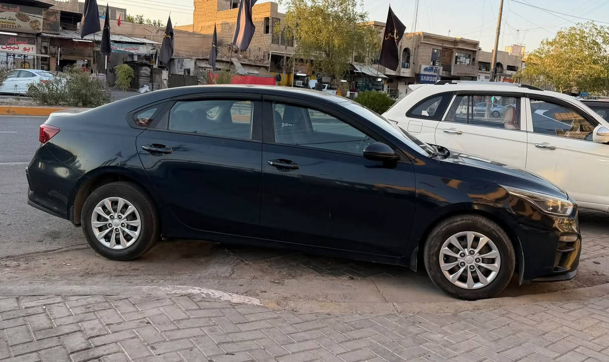 السلام عليكم كيا سيراتو لون حبري خليجي 2019 بدون ضربه ولا صبغ مكينه 1600 السعر 133 وبيها مجال بأسمي العنوان بغداد حي الجهاد الأتصال  ***********
