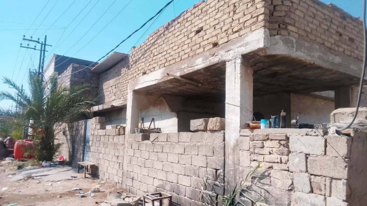 بيت في ابوغريب الحصوة مقابل جامع الحي القيوم
للبيع 200 متر السعر 120 وبي مجال 
للاستفسار الاتصال ع رقم 
***********
