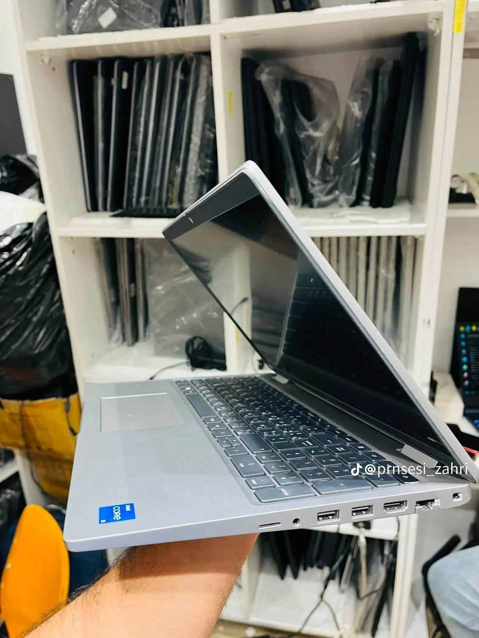 ديل ٥٥٣٠ • كور i5 جيل ١٢ • SSD ٢٥٦جيجا