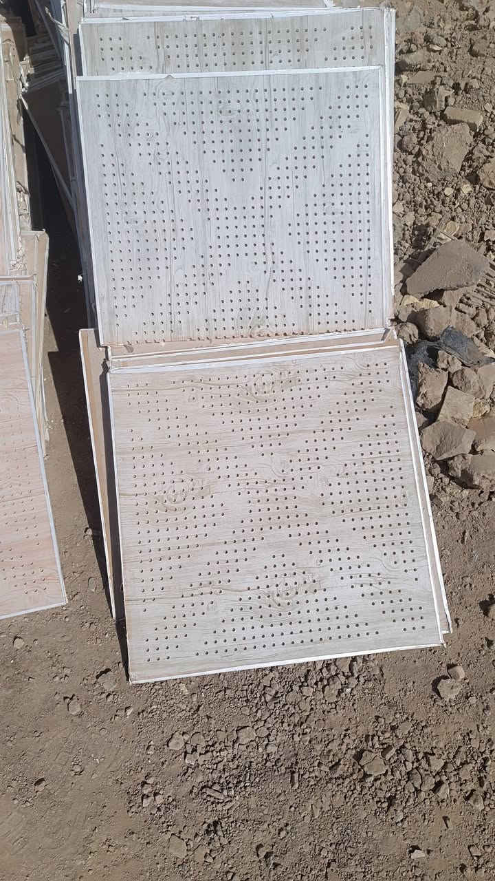 سلام عليكم عدي سقف ثانوي بورك البيع ناصريه شطره العدد 600قطعه قياس 60×60///***********
