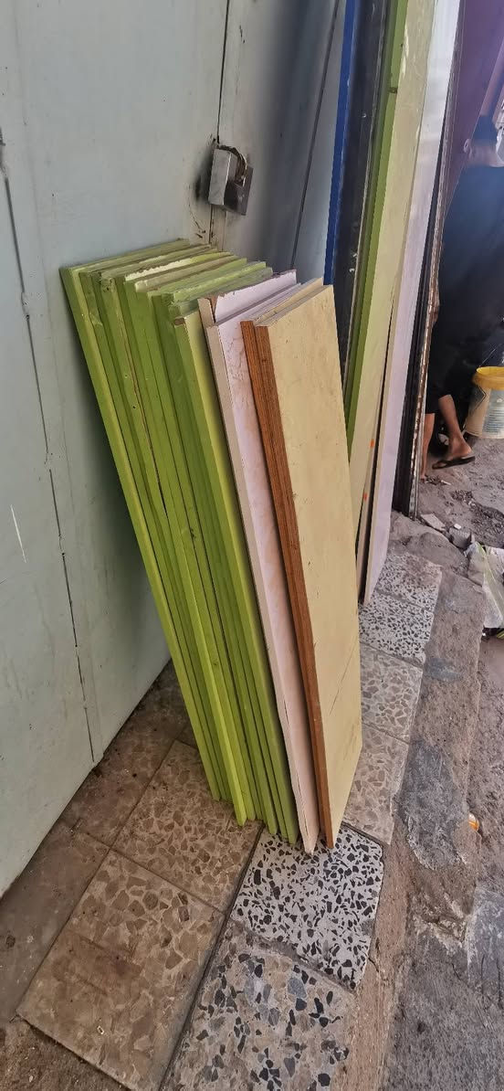‎رفوف للبيع كما موضح في الصور‎ عمارة, ميسان
