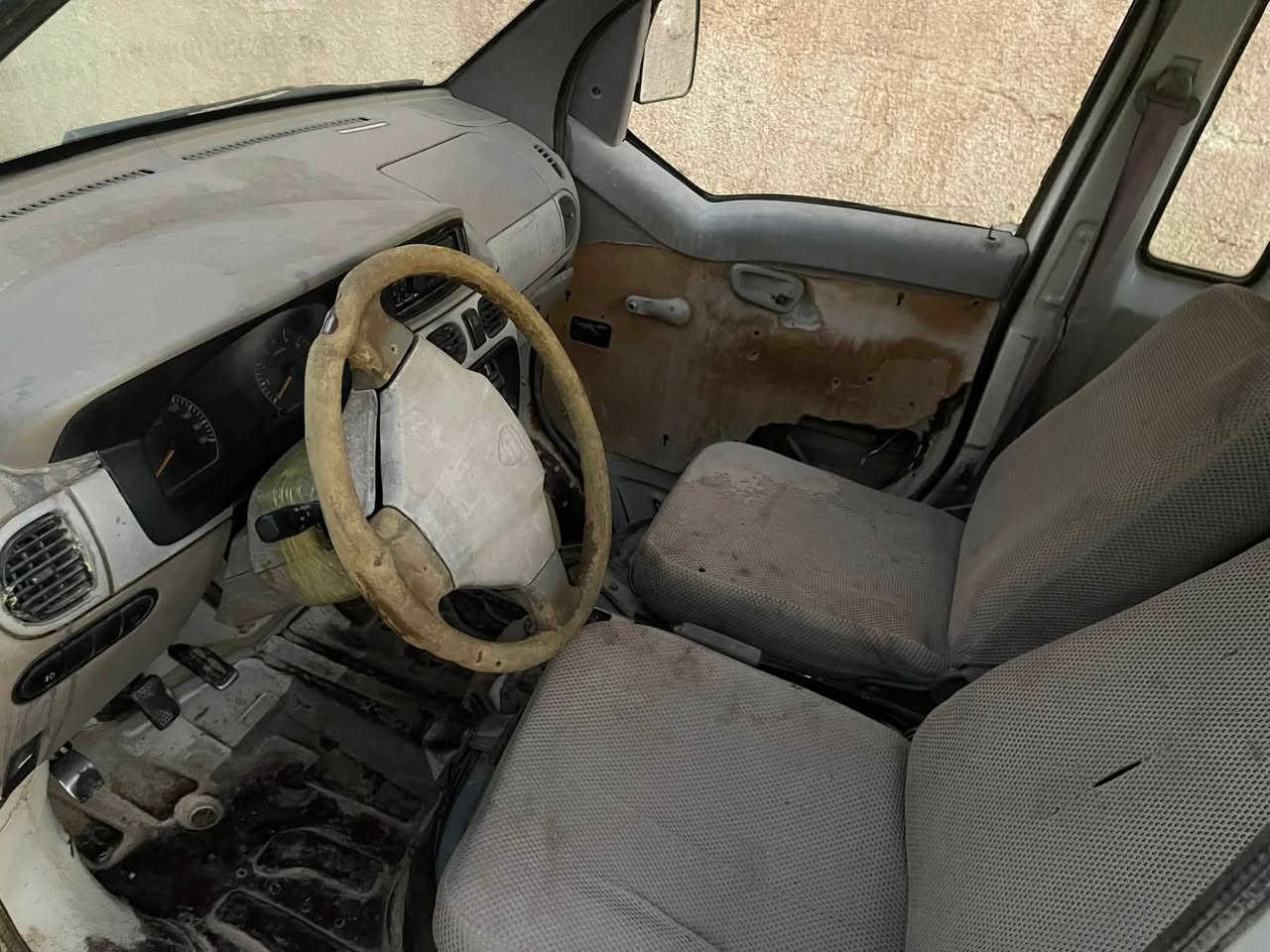 سلام هافي موديل12 للبيع منفيس اصلي مكينه كير اكسل شرط شاصي بلادي السعر اتصل عل الرقم ***********
