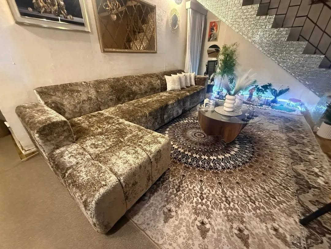 معرض ومعمل  دوو برا
 
🔴ديوان حرف L
8متر ونص🛋🛋🛋

🎊🔵اربعة كوشات هديه🎁 مع كل ديوان🛋

كما عودناكم احدث واجمل الفصالات 💯خشب واسفنج درجه ✅اولى وقماش تركي درجه اولى✅ والوان وفصالات حسب طلب الزبون  وباسعار مناسبه

📍العنوان /دهوك دوميز شارع المعسكر  مقابل سايدين ألتراي 
📌دهوك 
📌☎️رقم الهاتف

     ***********
