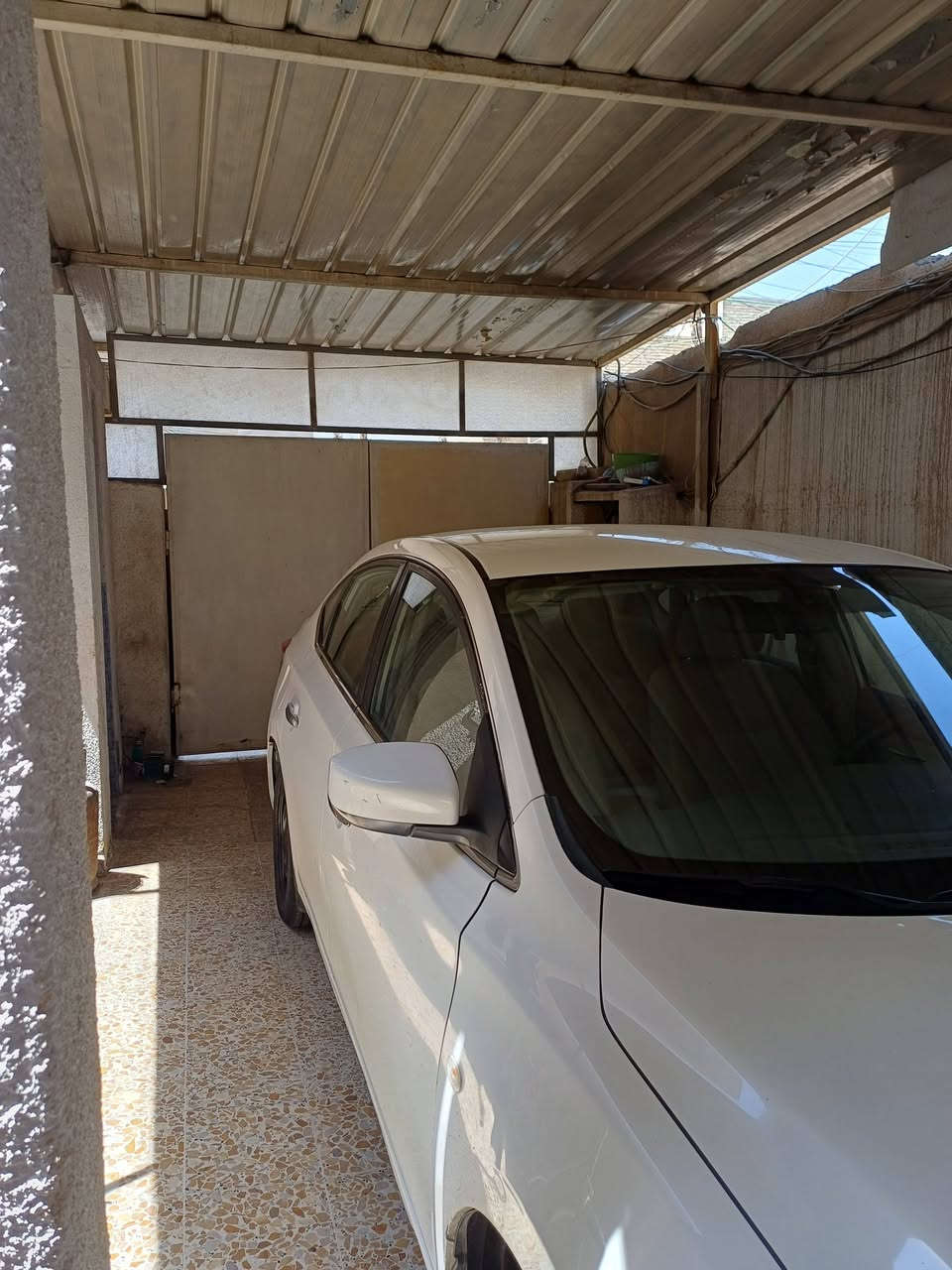 السلام عليكم 
سنترا خليجي ١٩ كير محرك تبريد كله تمام كهربائيات بلاد بدون جطلات بيها تبديل جاملغ السايق بدون داخل وبيها طخه بالجاملغ الخلفي ومصلحة السياره رقم بغداد دولي باسمي مكاني بغداد دوره السعر ٩٨ الاتصال واتساب ***********

