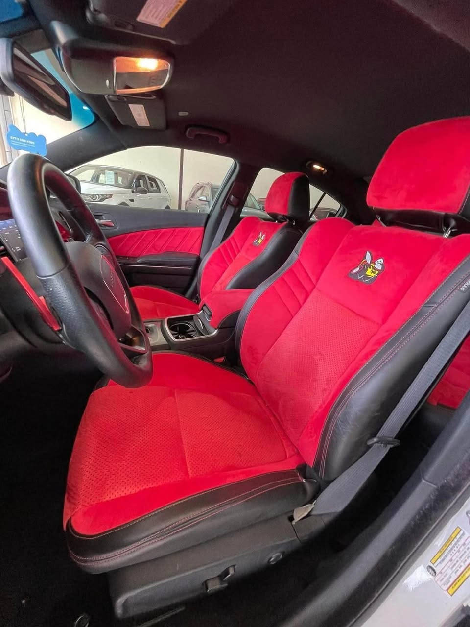 من رخصه الأدمن

دوج جارجر سكات باك . Scat Pack . 

المحرك : SRT . V8 . 6.4L . 🚀✈️

#موديل_2020

 #موصفات_SRT سكات باك 
                                  
* تحذير الخروج عن المسار . 
*  نقطة عمياء . 
* مكابح رياضية (برمبو) . اصلي. 
* لايت LED . 
كشنات شموا 
SRT
* كاميرا خلفية . 
* امكانية التحكم بوضعيات المقود كهربائيا . 
* كزوز سستم . SRT
كشنات حار بارد  
* حساسات امامي خلفي 
* ويل قياس 20 أنج 
* سستم صوت ALPINE . 
* تشغيل عن بعد . 
* ذاكرة لحفظ وضعيات الجلوس 3 
* المقاعد الأمامية تبريد وتدفئة . 
* المقاعد الخلفية تدفئة . 
* نظام خرائط GPS . 
* شاشة كبيرة قياس 8.4 أنج اوپشنات SRT 
* تدفئة ستيرن . 
* كير شفتر بالستيرن . 
* جناح خلفي .  . 
* محدد سرعة 

#ربع_جملغ_امامي_صبغ  بدون دواخل. ايربك مرجع بلادي شركة اصلي شرط 

#ماشي_7_الف شرط 

#سيارا_ستوك_علا_وضعا_بلادي_شركة شرط 

#سيارا_نضيف_كلش_بدون_مصرف_بدون_نقوصات شرط 

#سعر_215_ورقه_بي_مجال 

#مكان_اربيل 
 
رقم الهاتف:***********
