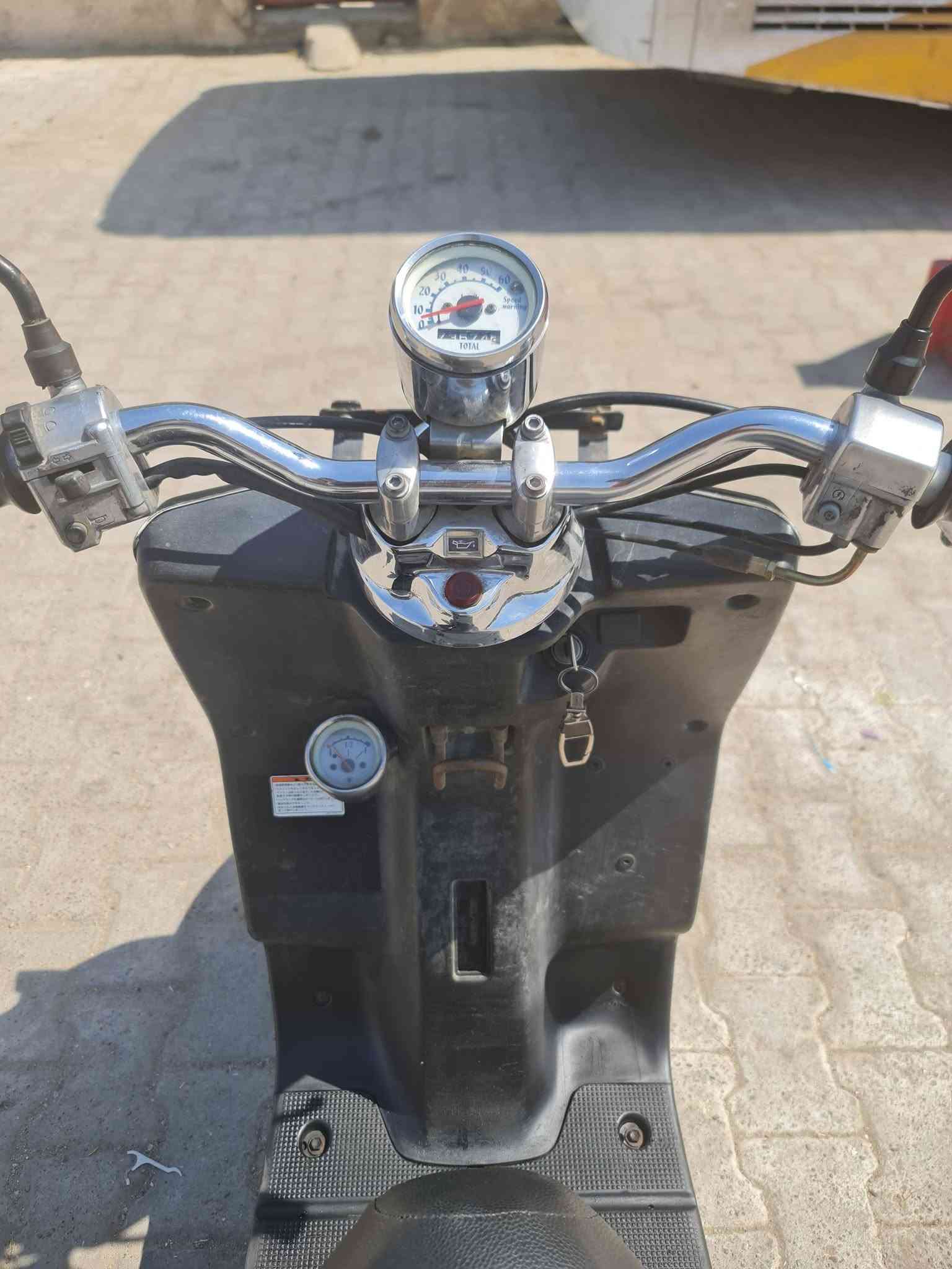 سلام عليكم دراجه بيكم كلاسك حديث دراجه نضافه ١٠٠ بل ١٠٠ اوراقه كامله وصل معرض ومنفيس سلف وهندر اشاير عالي ناصي كيجات كيلو متر وبانزين قفل ستيرن استان كهربائي شغال صطاب لايت شغال كله شغال بيه شلعه ومعدل فول محرك ناعم اخرس بلادي كفرات بلاديه تايرات جدد اي نقص مابيه السعر ٥٥٠ مكاني مدينه الصدر شراي يتصل ***********
