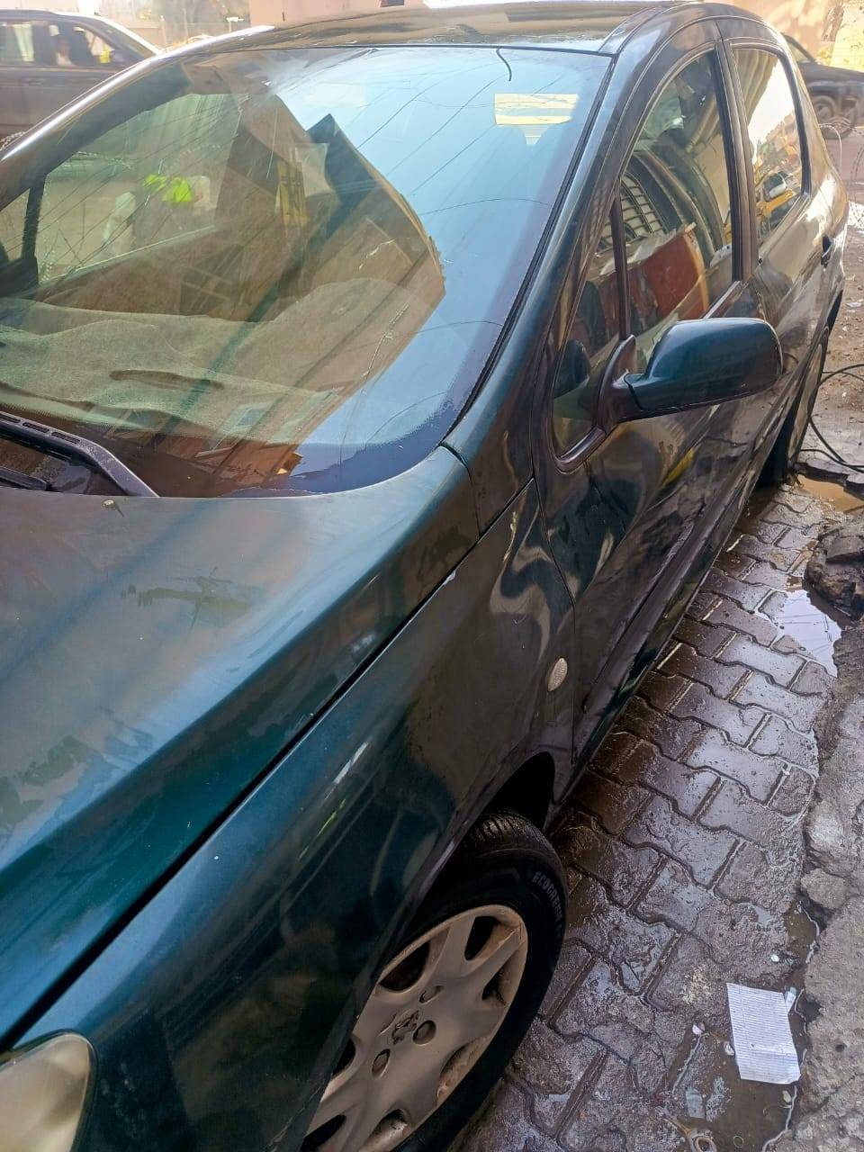 بيجو فرنسي موديل 2005 للبيع 
السعر 35 ورقه