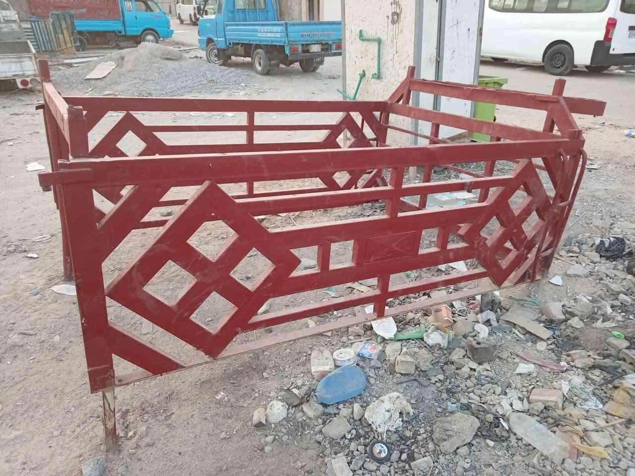 سلام عليكم محجر للبيع6 جنكال محجر كامل بدون خياس نظيف دروجة نضيفةالسعر 250 وبي مجال ***********

