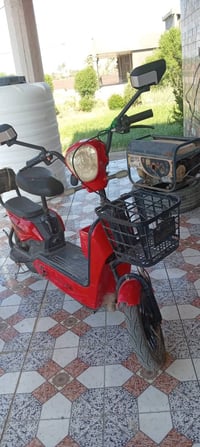 اخوان هاي لدرجة لبيع اربع4 بطارية وسعر 300الف لتواصل 07726799281