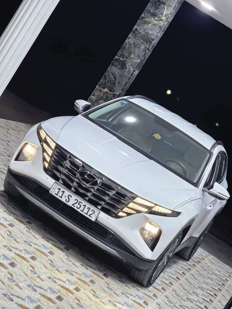 📌 للبيع: هيونداي توسان 2024 (خليجي)
🚗 المواصفات العامة:

​الموديل: 2024

​الوارد: خليجي — فول مواصفات للأخير (عدا البانوراما)

​المحرك: 2000 دوش (كير ومكينة بلاديات بوضع الشركة)

​الداخل: أبيض (المرغوب)

​الرقم والسنوية: رقم بغداد باسمي، هزة وفحص وسنوية ولوحات جديدة كلها باسمي.

​✨ أبرز المواصفات:

​بصمة أبواب + بصمة تشغيل + تشغيل عن بعد

​كراسي كهرباء

​سايد بريك دكمة (إلكتروني)

​شاشة + كاميرا + حساسات أمامي وخلفي

​وباقي المواصفات المعروفة لهذه الفئة...

​🛡️ حالة السيارة والشرط:

​الضمان: مكفولة كفالة عامة من كل شيء.

​الحالة العامة: جديدة كلش وحلوة، ما تحتاج ولا دينار مصاريف، كاملة ومكملة من كل شي.

​⚠️ ملاحظة وشرط: خلاف كلامي، أتحمل وأدفع فلوس السونار وكروتك كاملة!

​📍 المكان: بغداد - المحمودية

💰 السعر: 199وبيهة مجال

📞 للتواصل والاستفسار: ***********
