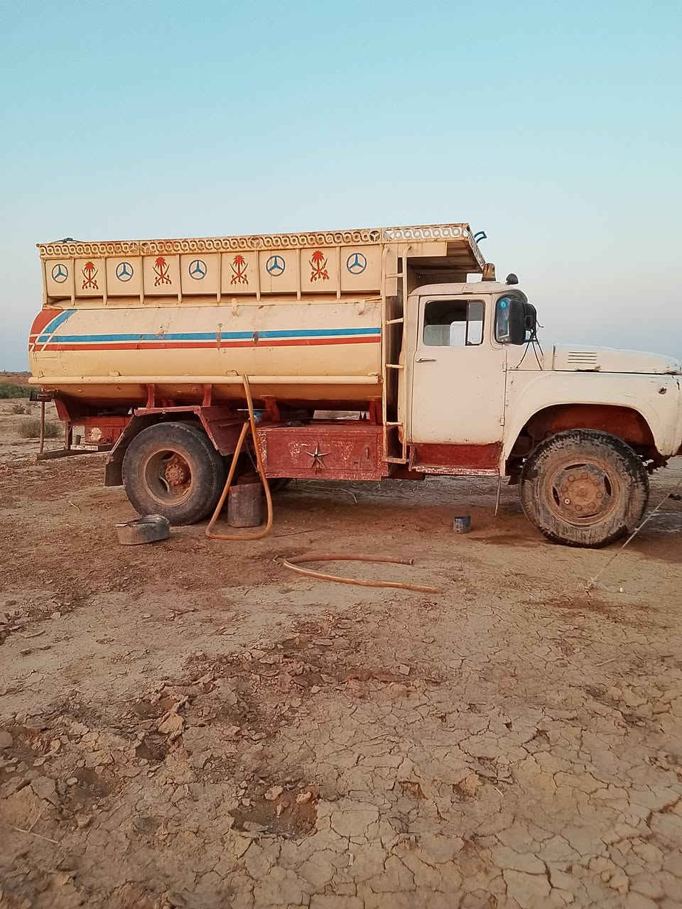 شاحنة • للبيع
