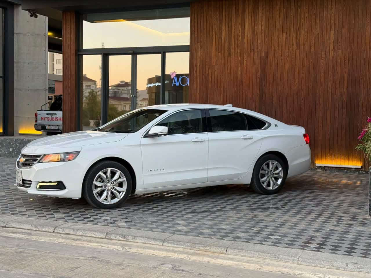شیفرليت امبالا موديل ٢٠١٩ مواصفات LT
محرك :V6 
المواصفات:  شاشة جبير - بصمة - شغال - ابواب بصمة - بريك بصمة  - كاميرة- 
السيارة بس جملغ صبوغ بدون دواخل بجم كبس 
ماشية  ١١٠مايل 
السيارة مابي اي نقس  كلشي بشرط كلش نضيفة 
مكاني  السليمانية
سعر : ١١٤ مجال بسيط 
***********
