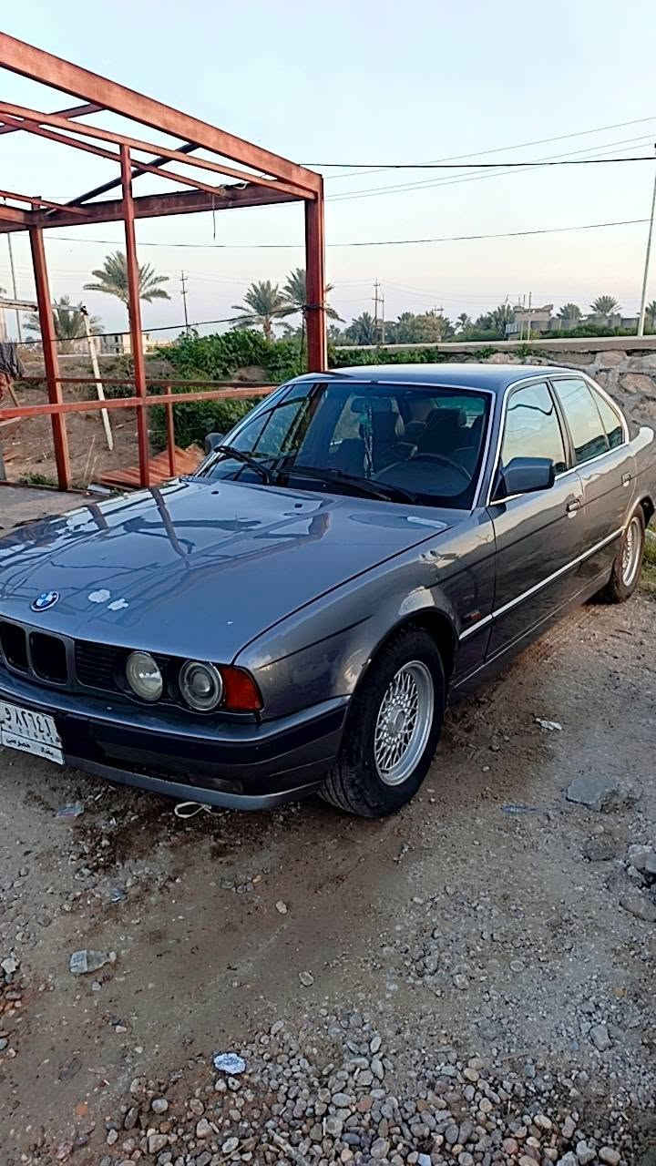 سلام عليكم من رخصه مدير الكروب بي إم دبليو للبيع مكينه مسكر عدله رقم بغداد بسمي وارد يابان بدون فتحه بسمي سنويه ل2027 سعر ٥٣وبيه مجال أو ماروس 700مسكر ‏‪***********‬‏
