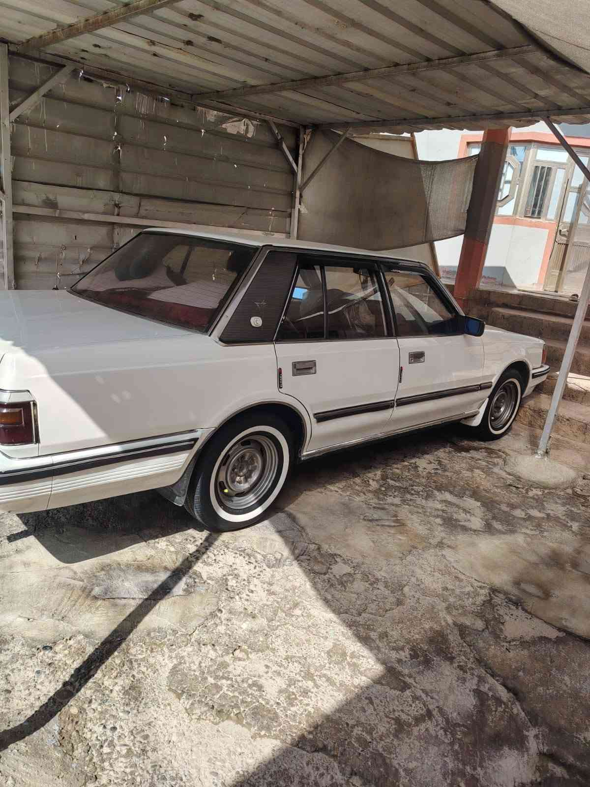 السلام عليكم اللبيع سوبر 1984السياره جاهزه من كلشي واي نقص مابيها 
مكلف بنشر والسعر على هاذه الرقم ***********
