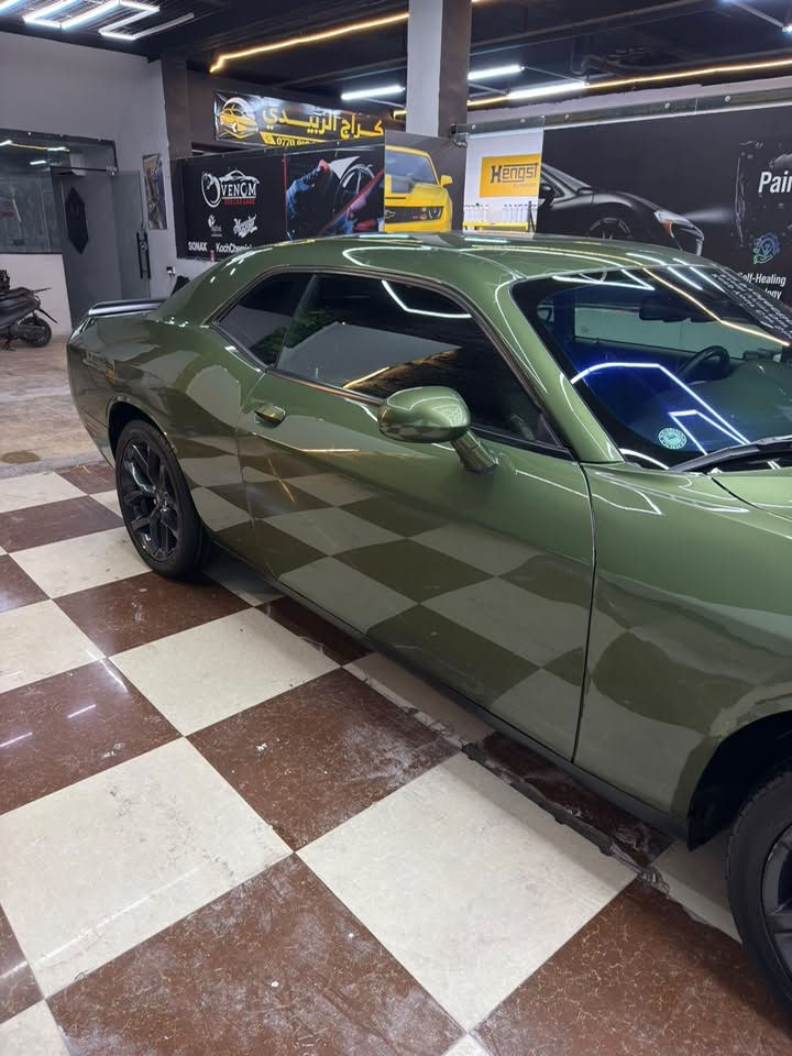 جالنجر 2022 SXT بلاك توب للبيع مكان السيارة كركوك‼️‼️‼️
بدون صبغ بدون تبديل وبدون ايرباك ‼️
تعديل بارد فقط بالجاملغات موضح بالصور لايتات وراديتر كله بلادي
مواصفات الجالنجر المعروفة شفتات ستيرن لايتات زينون عدسة كاميرا
ماشية 44 الف ميل
كير ومحرك وكهربائيات كله بشرط وبدون مصرف
سيارة سيرفس كامل ما ينقصها شي غير الجامة الامامية مفطورة يحتاج يتبدل
سنوية باسمي تنتهي نهاية 2028 وهزة خلصان
اقرة التفاصيل قبل الاتصال واذا معاجبك ان شاء الله تلكى الاحسن
2C3CDZAG8NH238512              رقم الشاصي

سعر 215  وبيها مجال
***********

نص مكتوب في الصور:
- kirkuk