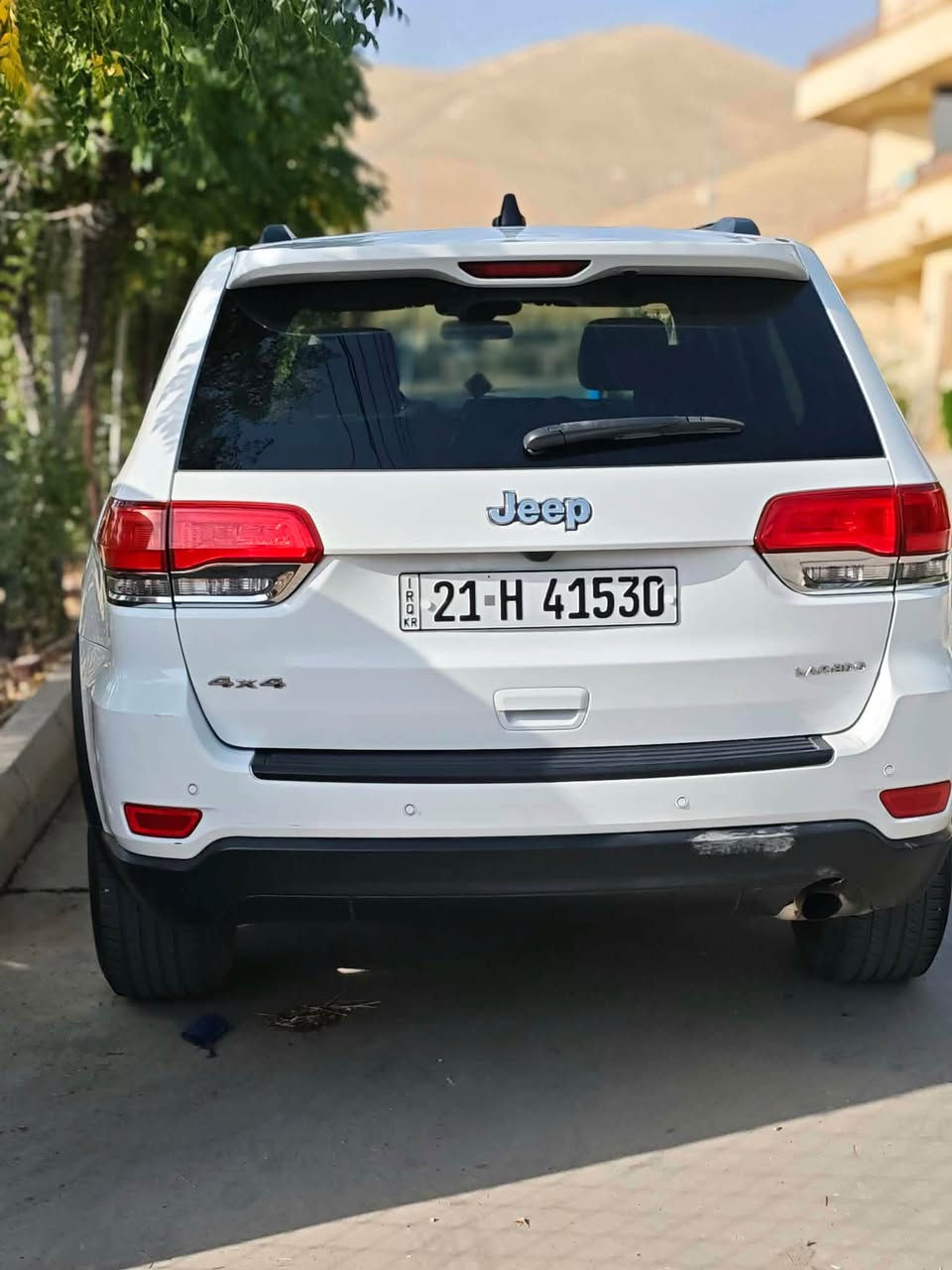 Jeep Laredo 4x4 2019
سڵاوتان لێبێت هاوریان جێب لاریدۆ دەبل ئەکسل
بەس ماشاڵلەی ئەویت 
کلینە هیچی پێوە نیە
زۆر پاکو جوان ماوەتەوە بێ مەسرەف
گێر و مەکینە و دارو بەرد بەشەرت
لە سلێمانیە سەیارەکە
گۆرینەوەمان نیە
سعری ٢٤٠ گەلا و معامەلەیەکی برایەنە

***********
