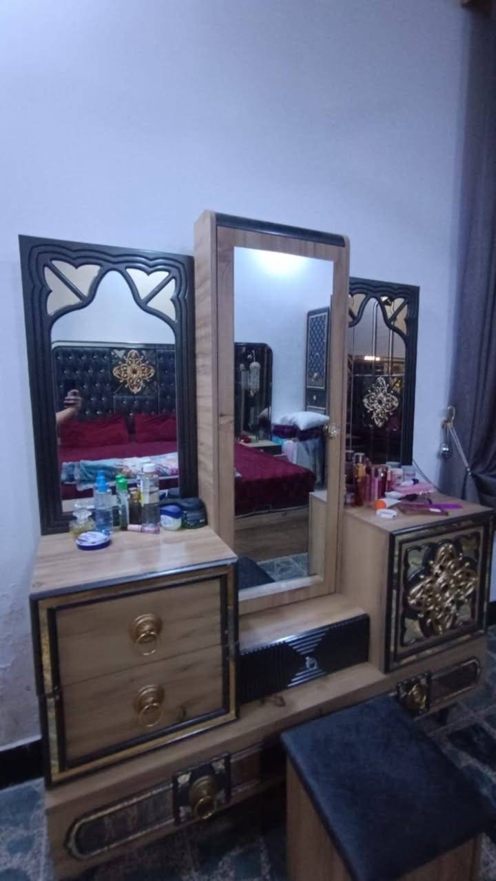 للبيع غرفه تركيه 9 قطع كلش نظيفه 850 مجال بسيط / فلوجه جغيفي ثانيه 
استفسار اتصل ع رقم ***********
