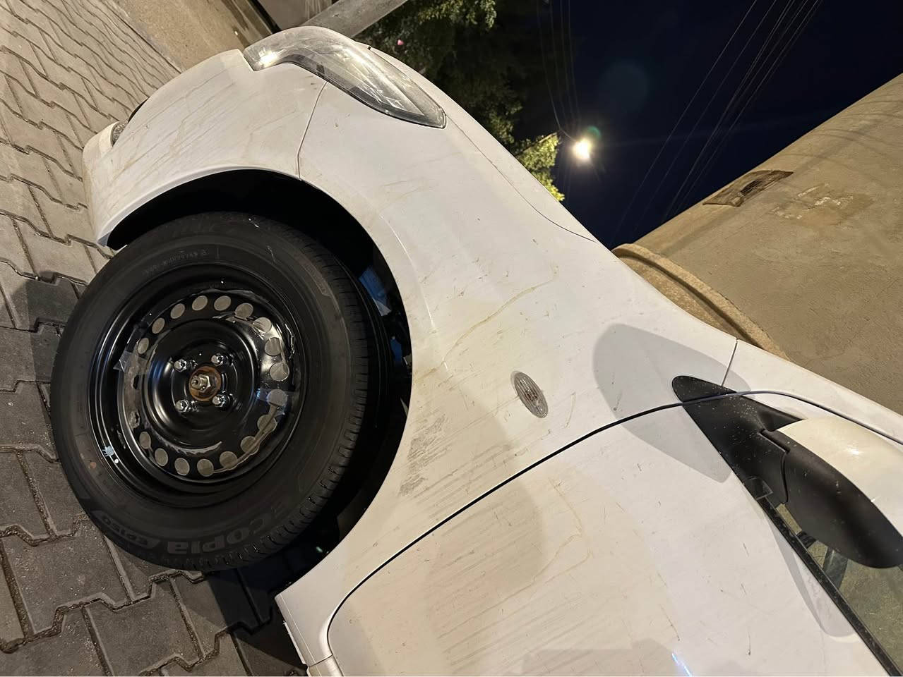 السلام عليكم 

نيسان سني هندي  زيرو 2025 ام لبليته الزركه ولعطر الجديد 
ام ضمان السور رقم بصره بسمي تحويل ترقيم جديد هسه ترقمت السياره  كفاله عامه حته سونار فحص بيها بعدهي بتراب الزيرو ولشركه  ممغسوله زيرو
ولسعر 140 وبيها مجال بصيط 🫡
مكاني بصره طويسه وهذه رقمي اي ستفسار بل خدمه
*********** البصرة, العراق
