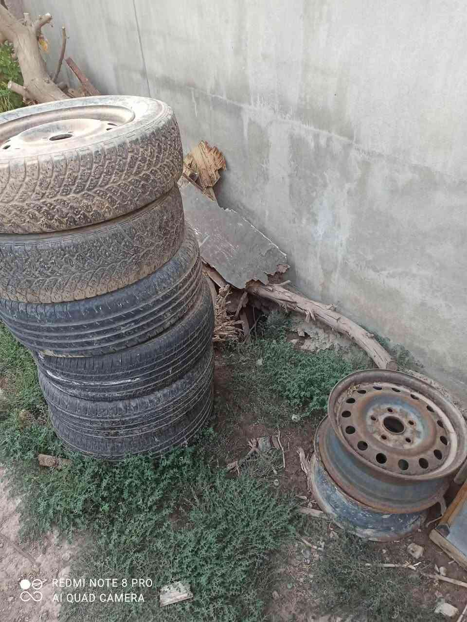 للبيع
كبات بلادي مازدا
مع ويل مع إطارات 
***********
